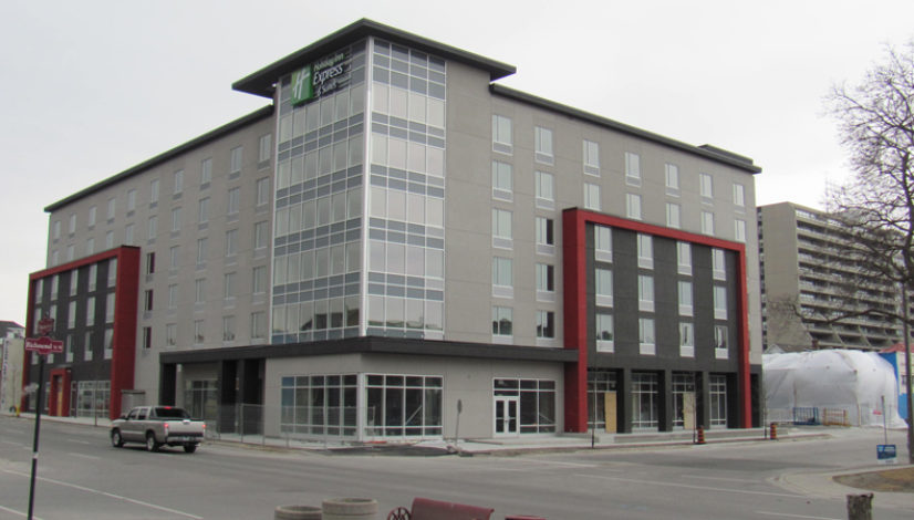 Downtown-Oshawa,-ON,-Holiday-Inn-Express