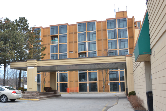 Oshawa-Quality-Inn-Conversion-to-Marriott-Courtyard-Before